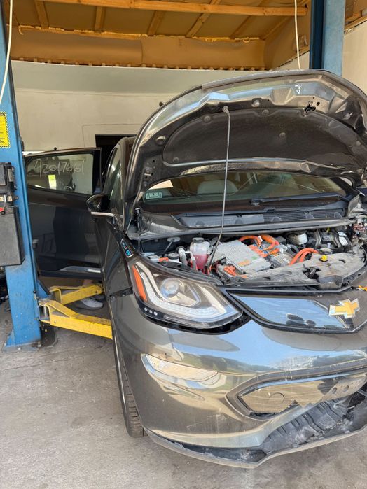 Розбірка разборка запчастини бампер фара Chevrolet bolt  Шевроле болт