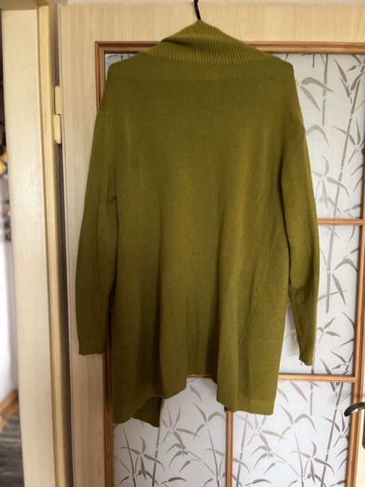 Sweter długi oliwkowy