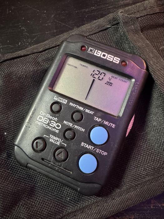 Продам метроном Boss DB-30