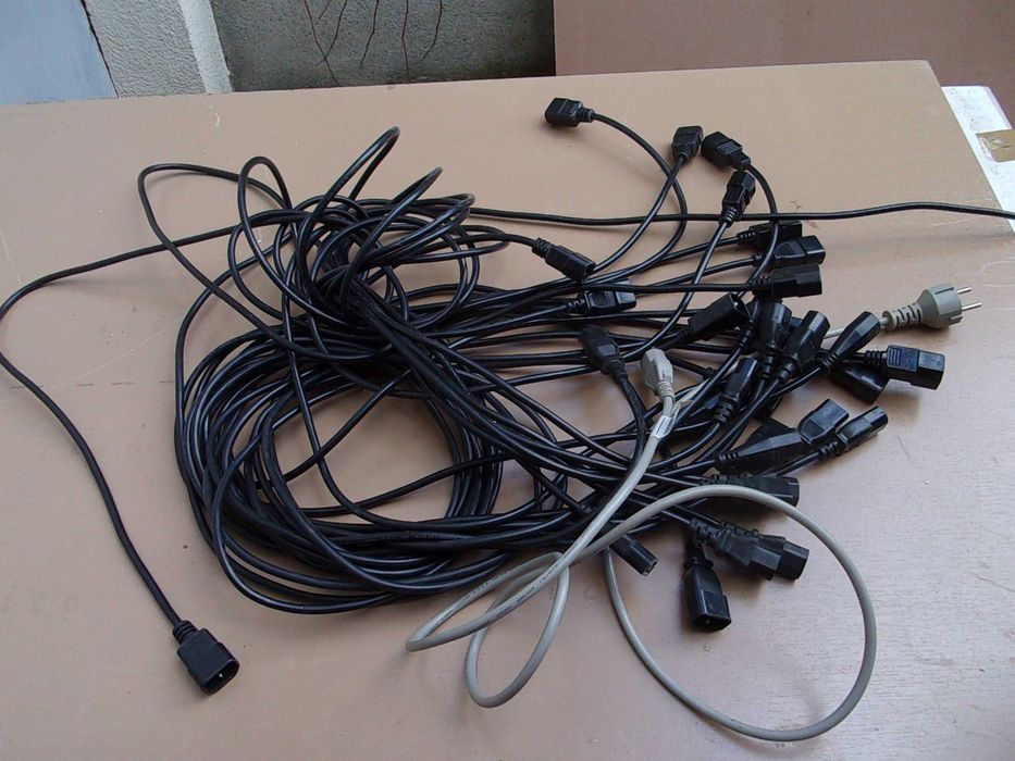 Zasilacze od  3 V używany