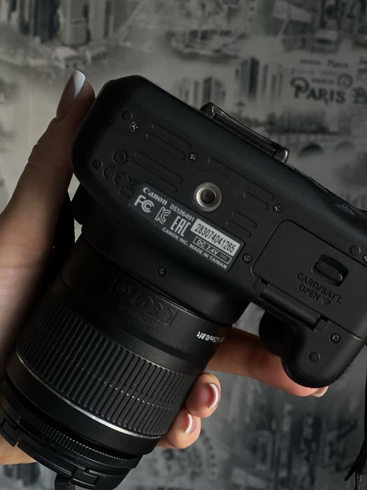 Фотоаппарат Canon EOS 1300D