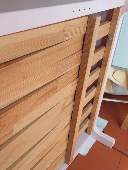 Cama extensível de cor rosa