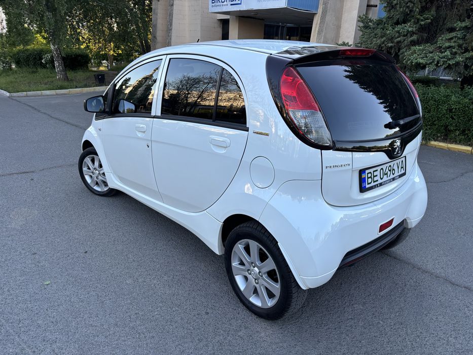 Peugeot ion 2012