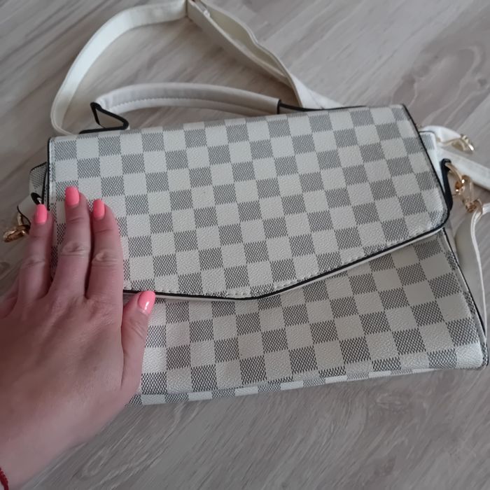 Nowa torebka biała w kratkę prezent