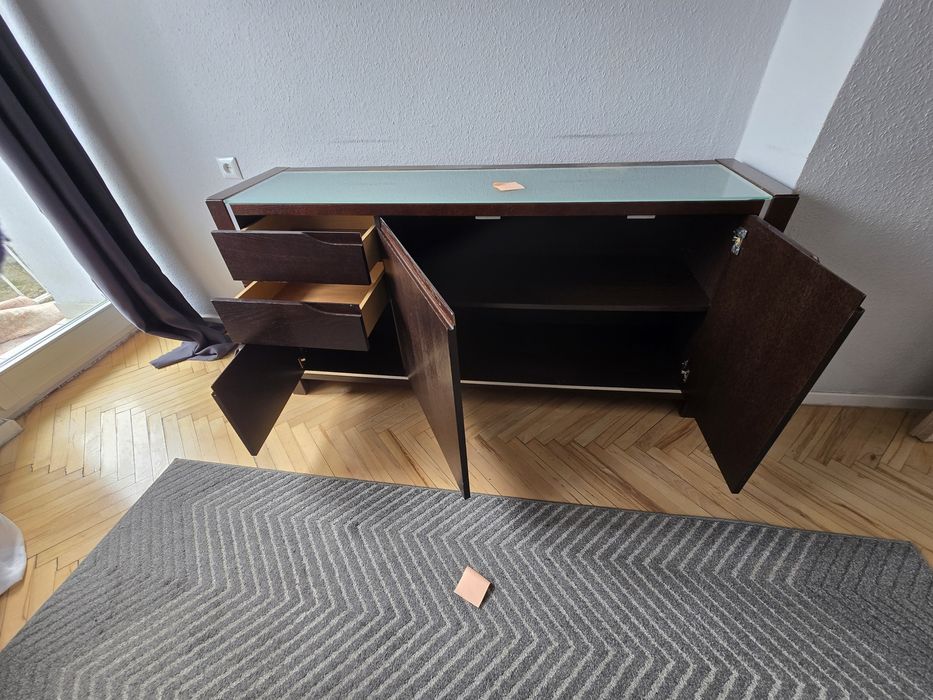 Komplet mebli komoda i 2 słupki