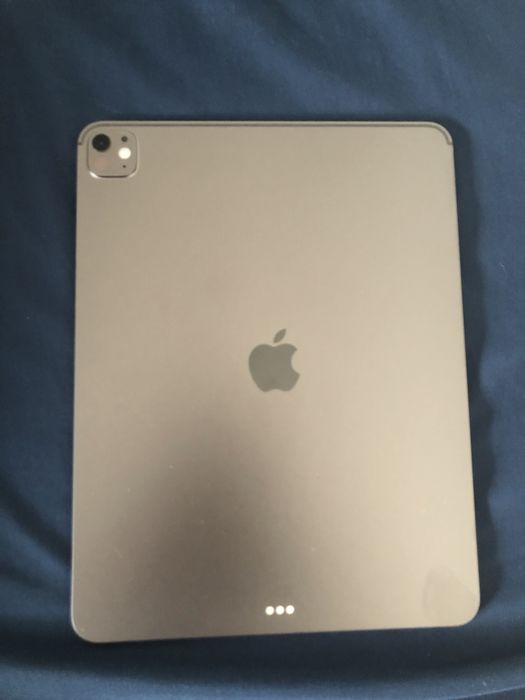 iPad Pro 13" (Chip M5) | 256 GB | Como Novo + Garantia até Maio 2027+ pencil pro