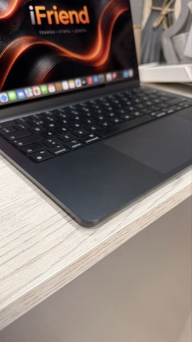 Macbook Air 13’ m2 8/256gb midnight