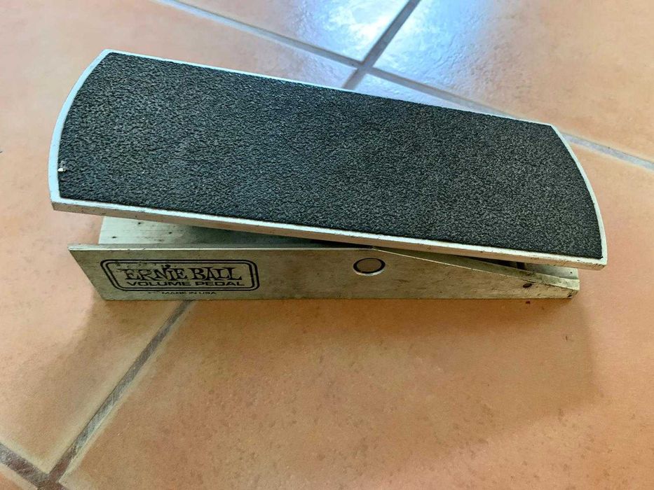 Pedais Guitarra (Boss, Electro Harmonix, Fulltone, Line6, Ernie Ball)