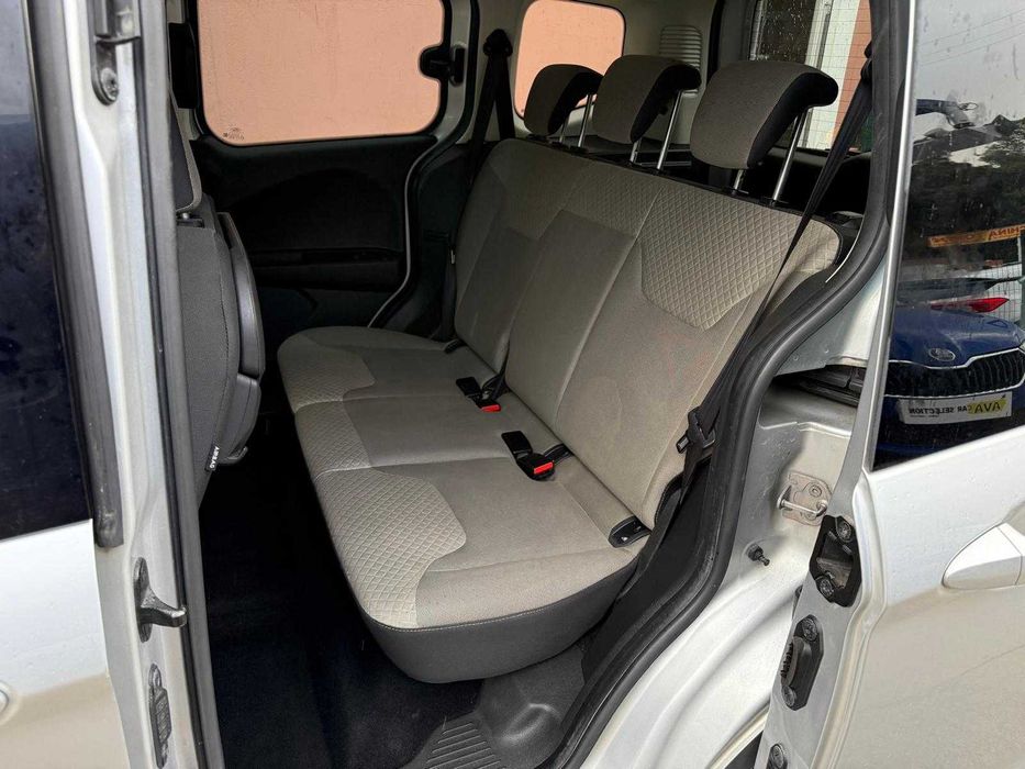 Ford Tourneo Courier 1.5 TDCi Titanium