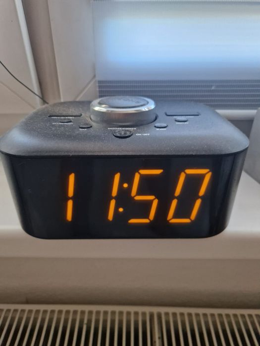 Годинник + радіо