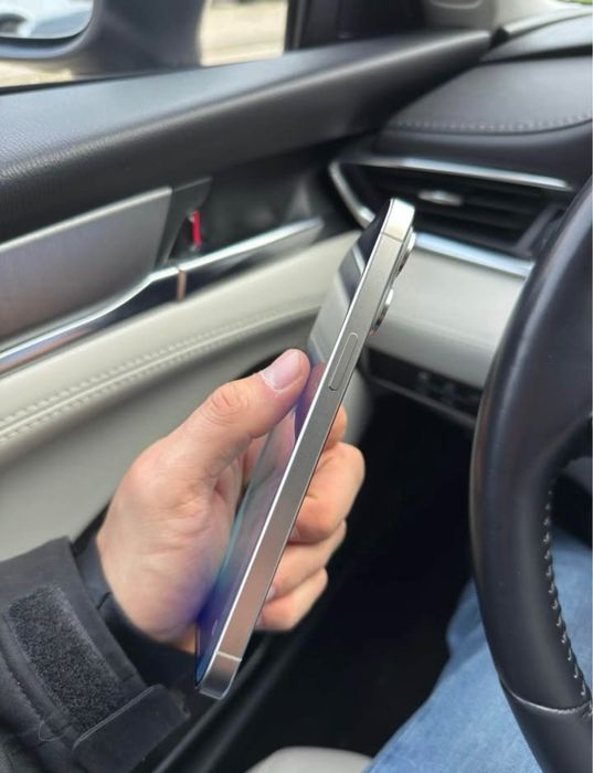 продам Iphone 15 pro 256Gb