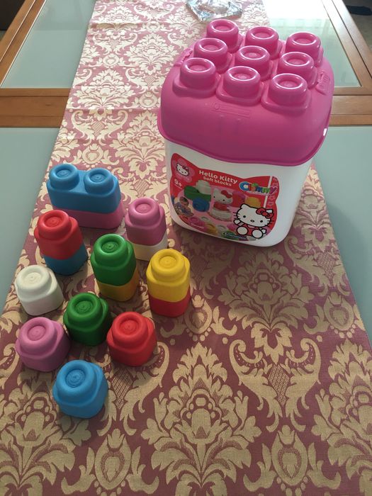 Brinquedo de encaixe da Hello Kitty