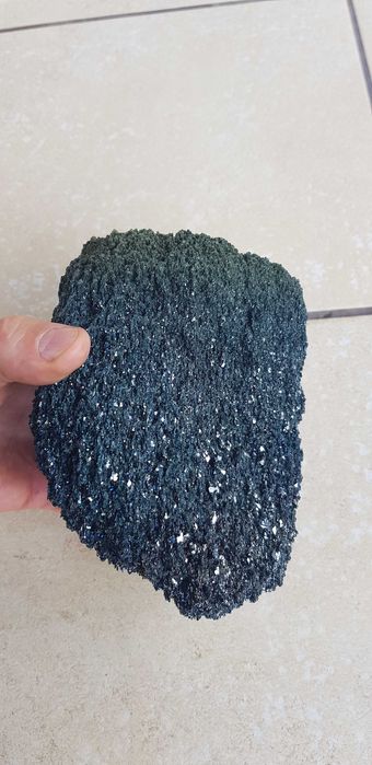 Węglik krzemu karobrund duży kryształ 1270 G 1,27 KG