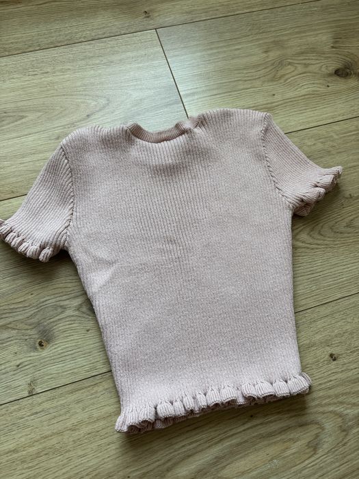 ZARA prążkowany top z falbankami