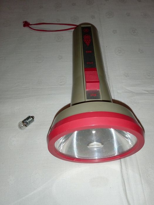 Винтажний новий міцний ліхтар "Київ" 1985 року.