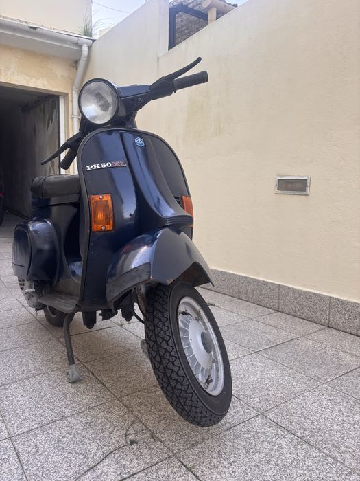 Vespa pk  50 XLS azul marinho , precisa de afinar e mudar velas , 50 c