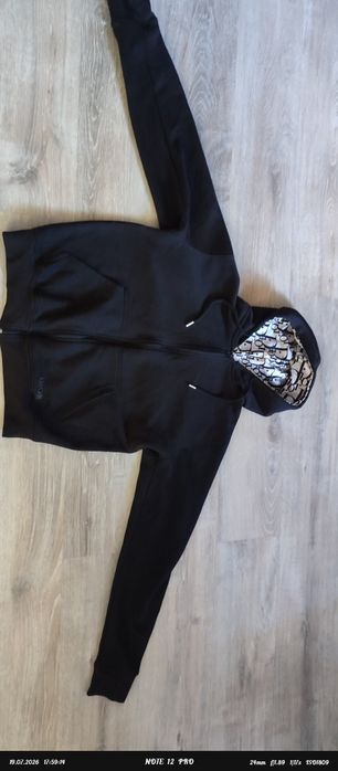 Продам кофту Dior