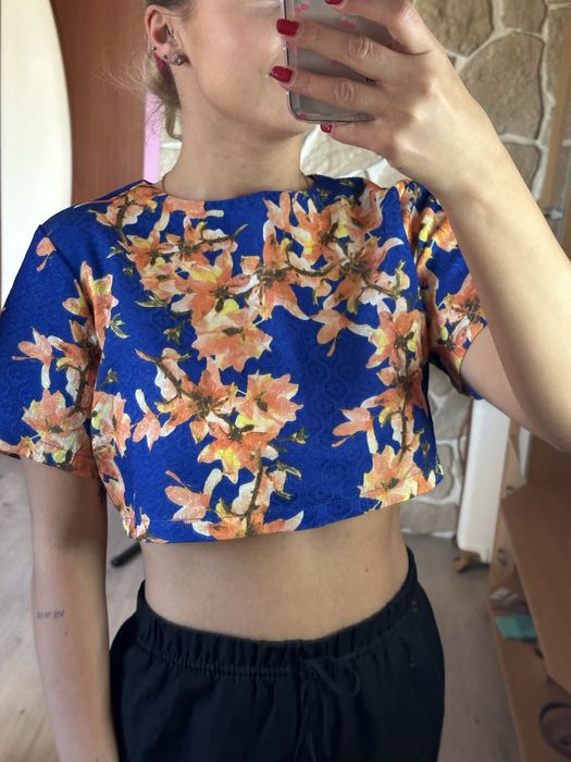 Niebieski Crop top na krótki rękaw w kwiaty 38 M