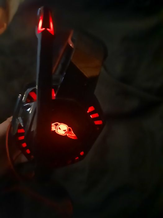 Продам наушники с подсветкой