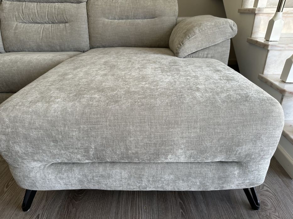 Sofá com chaise longue