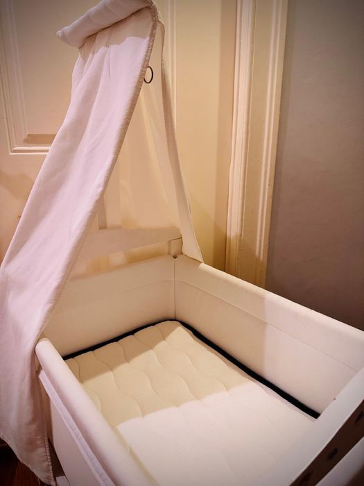 Mini berço com dossel
