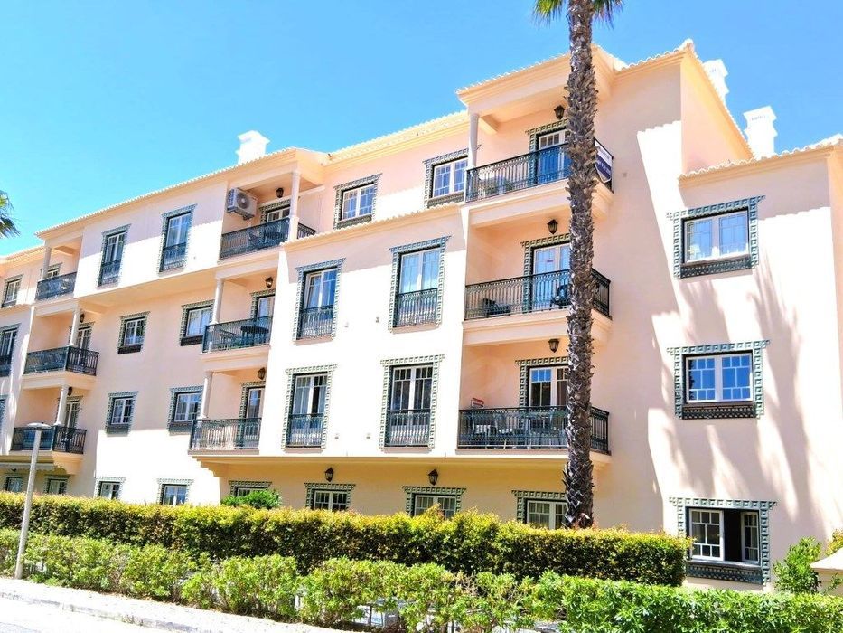 Apartamento T2 +1 com aproveitamento de sotão e vista mar na Quinta...