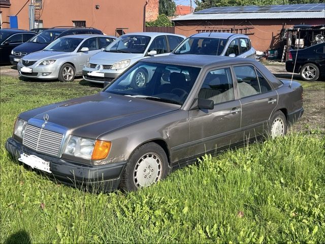 Mercedes-Benz W124