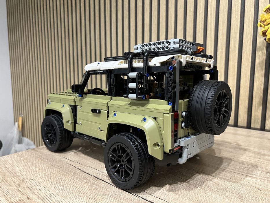 Lego Technic КОНСТРУКТОР Дефендер Ленд Ровер Land Rover Defender