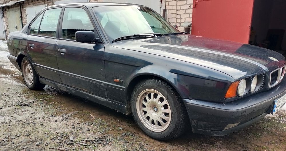 Продам BMW 5 E34