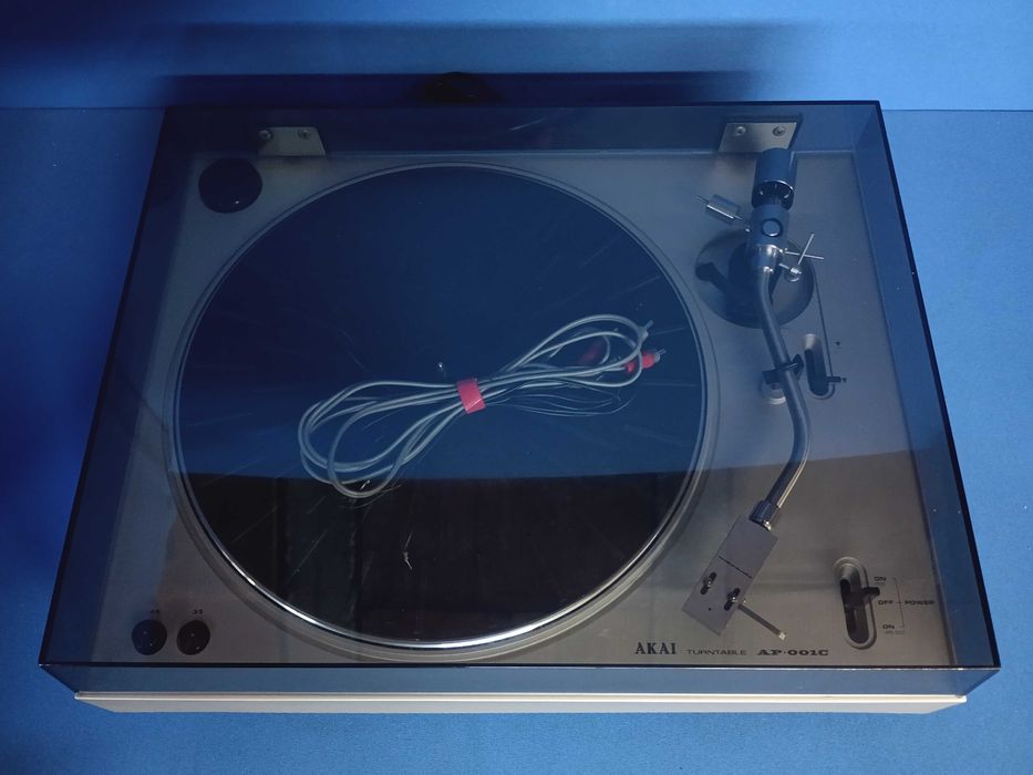 gira-discos AKAI AP-001C