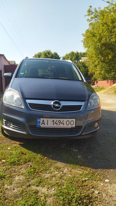 Продам авто опель зафіра б або обміняю на дешевше авто з вашою доплато