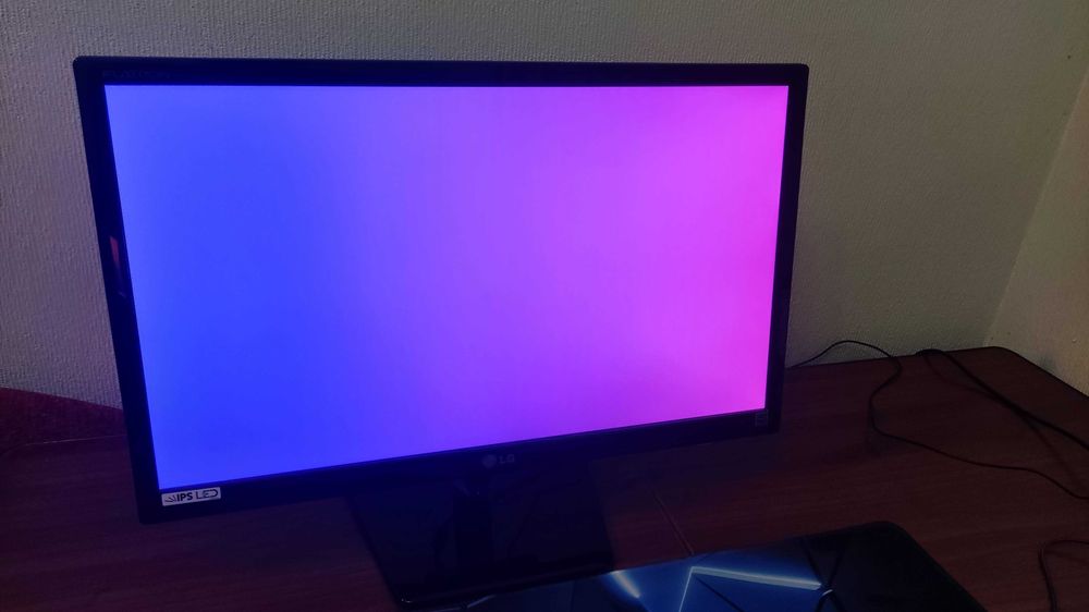 IPS Монитор 23 дюйма LG IPS234T / 1920 x 1080 fullhd