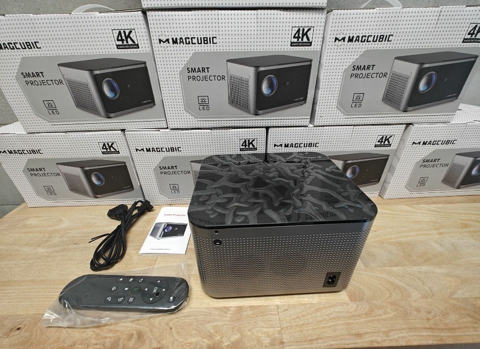 Projetor Android 1080p + Focus eletrônico + Keystone 4D + Netflix