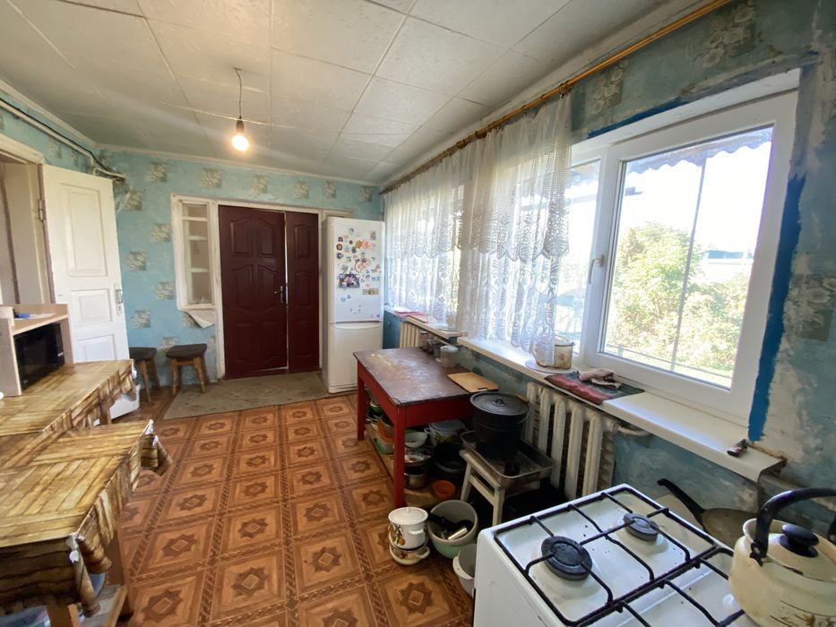 Продаж будинку с. Озерна, центр
