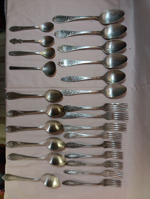 Ложки вилки десертні Мельхіор різні