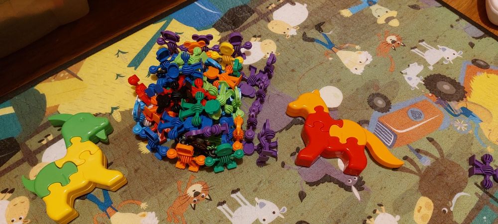 Zestaw klocków konstrukcyjnych + 2x puzzle  przestrzenny