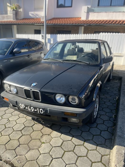 BMW e30 318i sedan