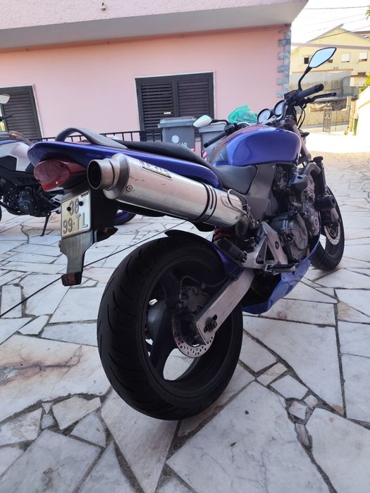 Honda Hornet 600 versão roda 17
