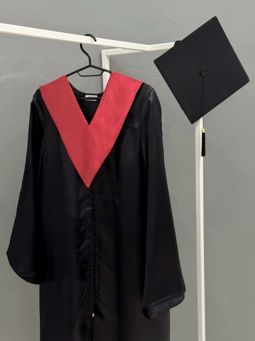 Мантія магістра, бакалавра.