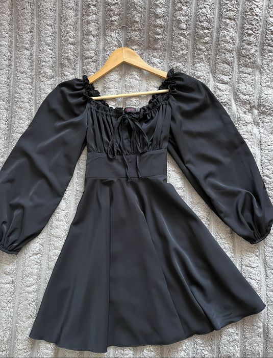 Сукня чорного коляру,розмір S, нова,дуже гарно виглядає