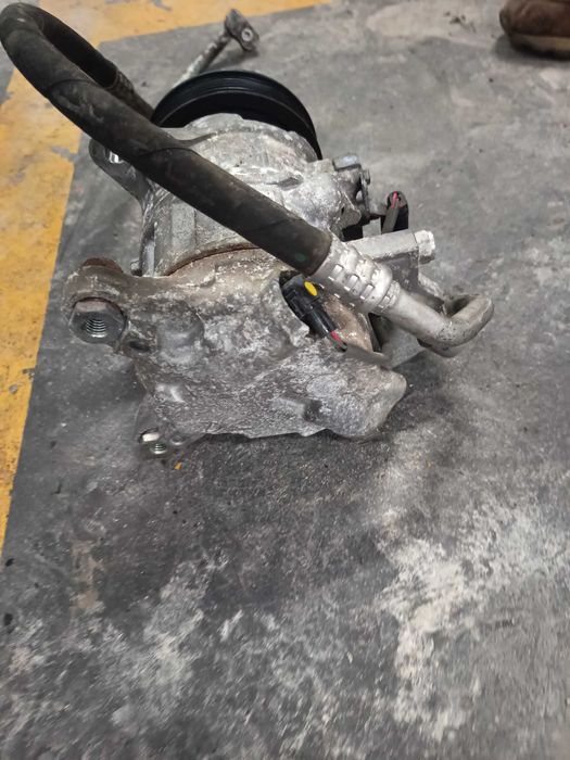 Compressor do ar condicionado Bmw Ref: 64529223695