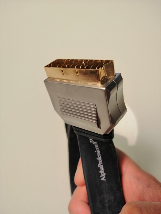 Cabo SCART dourado alpha professional plus