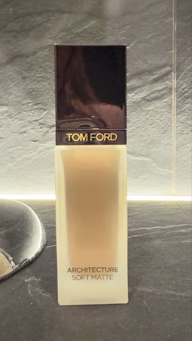 Тональна основа Tom Ford architecture soft matte