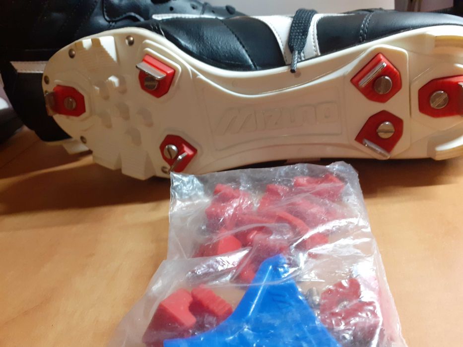 Buty piłkarskie  korki męskie Mizuno