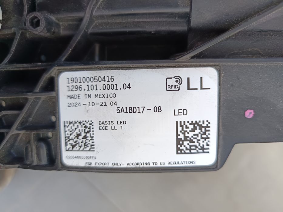 Farol  BMW X3 (G45) lado esquerdo