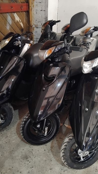 Продаж скутерів хонда ямаха сузуки свіжий завіз