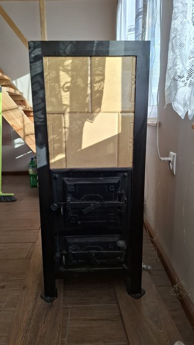 Piec kaflowy. Używany.
