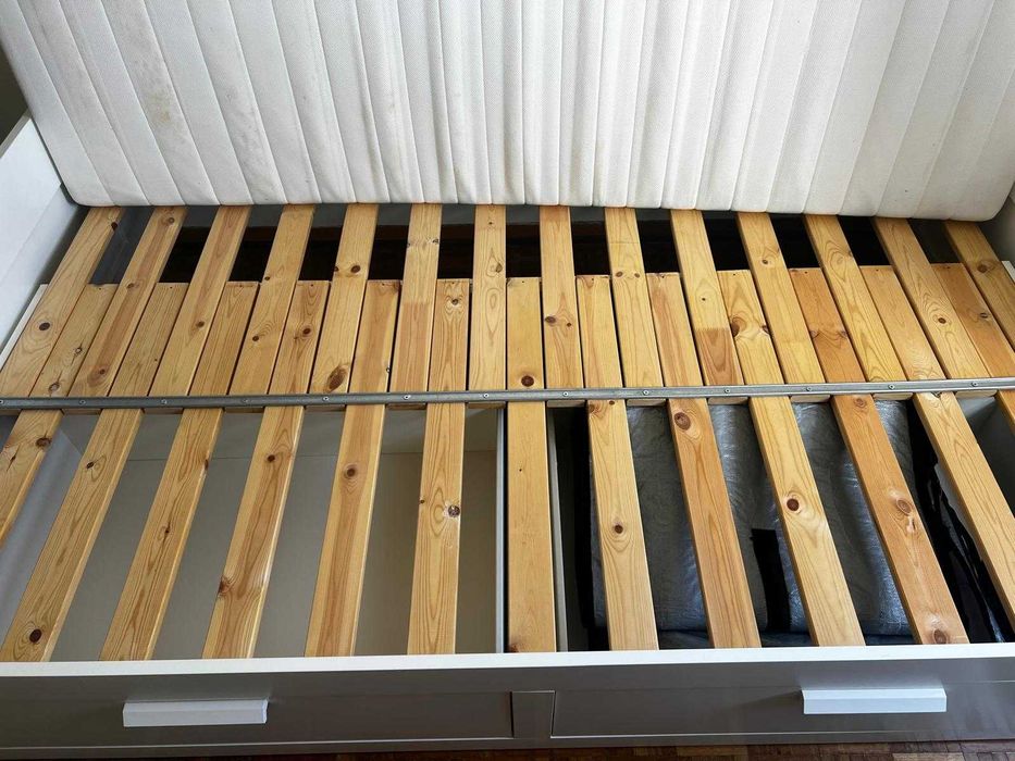 Cama IKEA BRIMNES Individual / Dupla Com Gaveta Com Colchão - Semi-Nova 70€