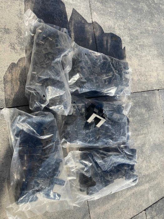 KLIKSTROM części zestawów startowych do montażu desek tarasowych Neva