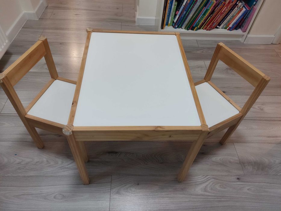 Stolik dziecięcy i 2 krzesła LÄTT (Ikea)